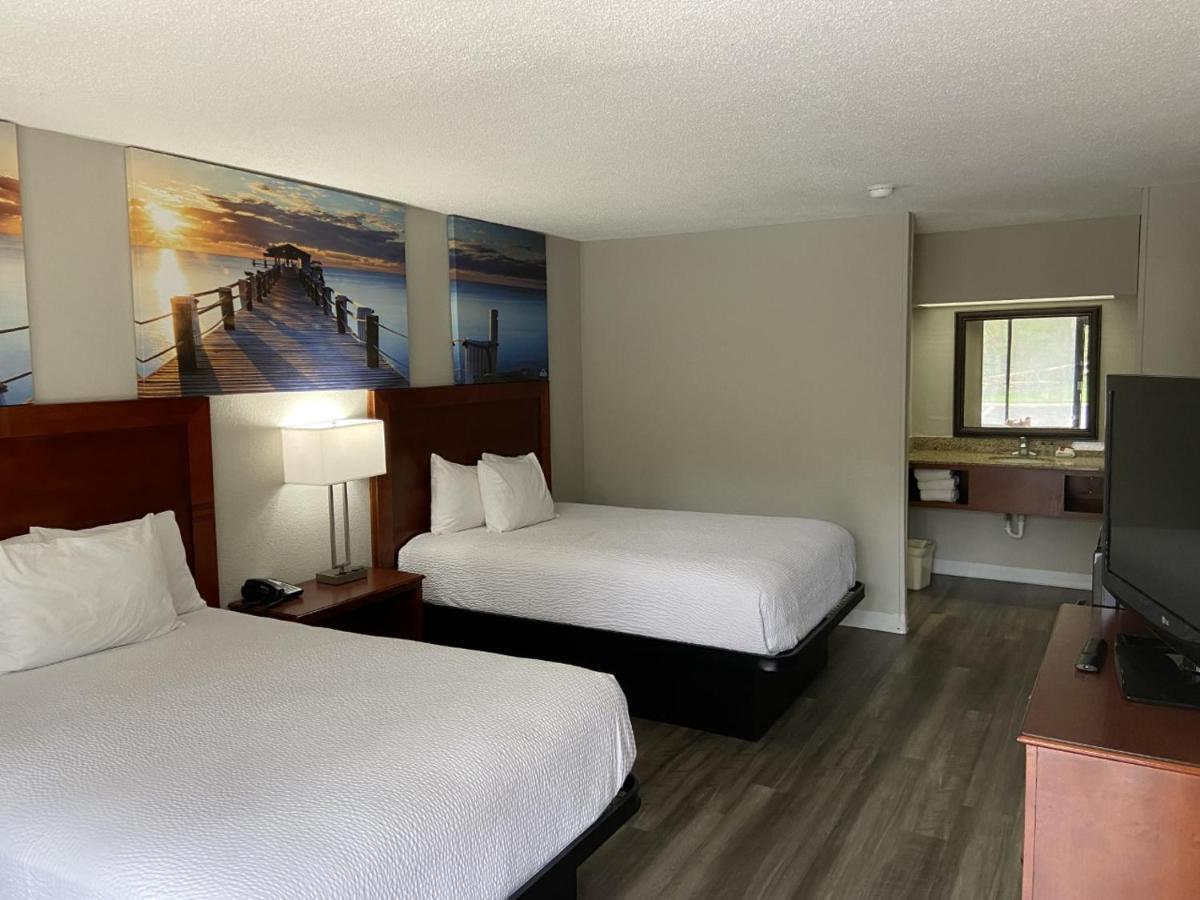 Days Inn By Wyndham Ozark Exterior photo