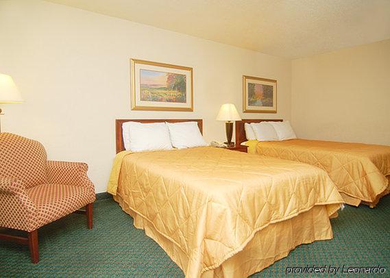 Days Inn By Wyndham Ozark Room photo