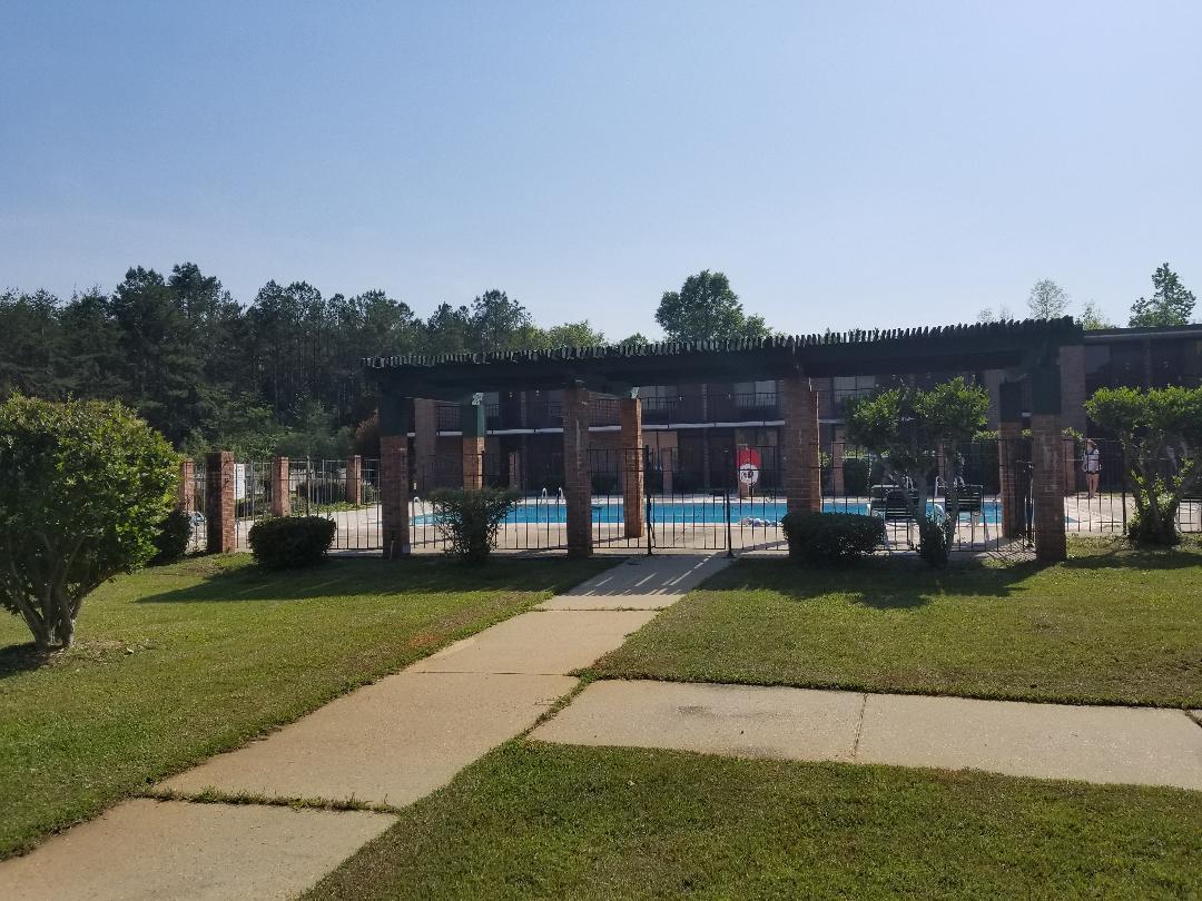Days Inn By Wyndham Ozark Exterior photo